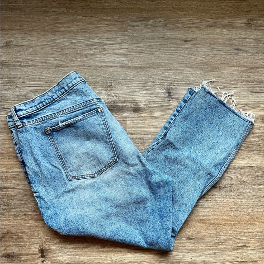 Abercrombie & Fitch 90s Skinny High Rise Distressed 20s